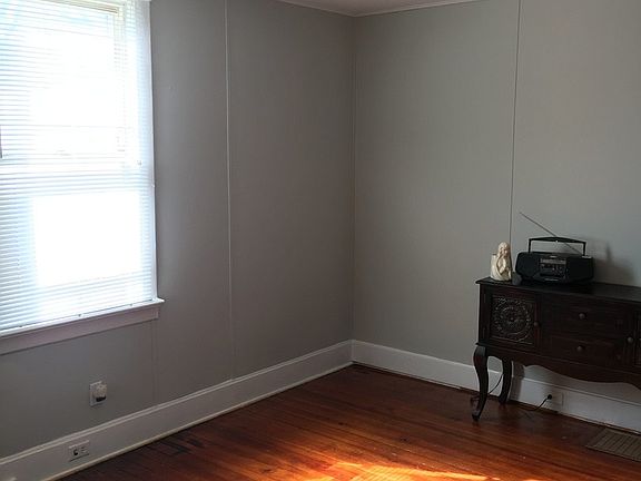 501 W. Bradley (living rm / hardwoods)