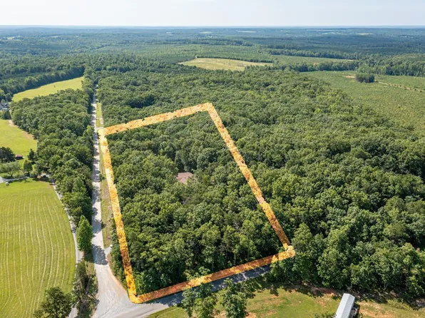 21 Leonard Ln, Gladys, VA 24554