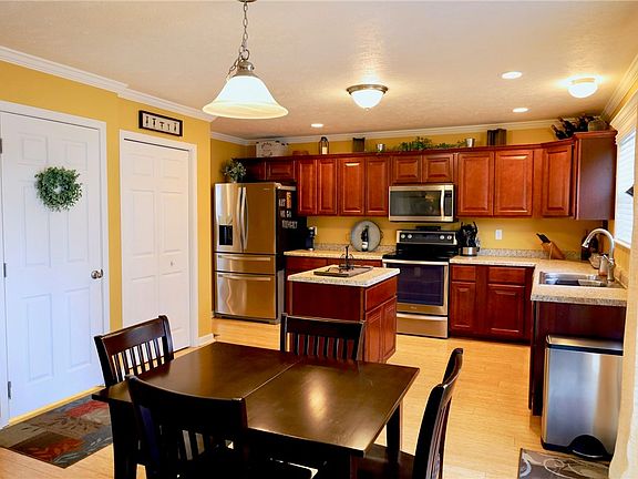 3rd image of 1413 Lucia Dr