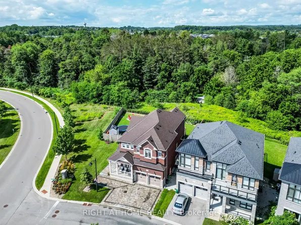 2 Cottonwood Hollow Ct, Aurora, ON L4G 3L8