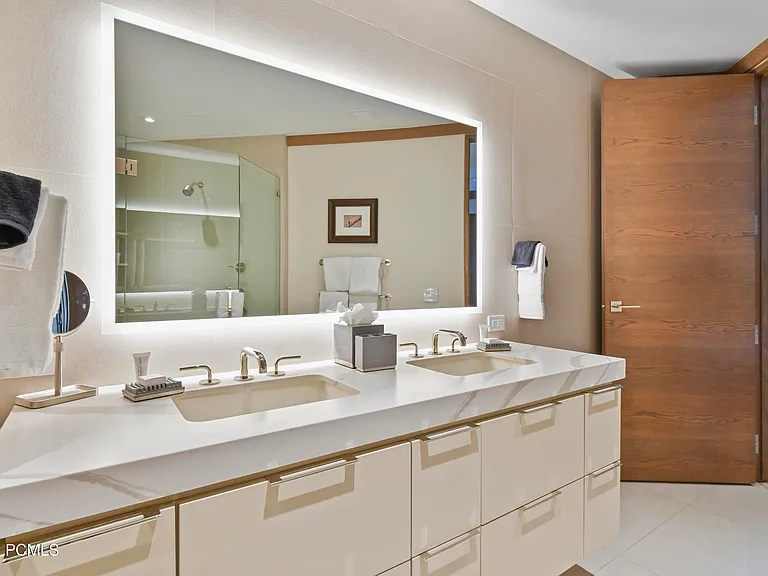 8680 Empire Club Dr — Photo 20