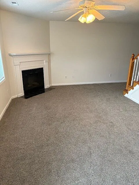 3 bed, 2.5 bath, 1453 sqft, $1,300 — Photo 2