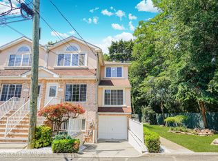 34 Orbit Ln, Staten Island, NY 10314