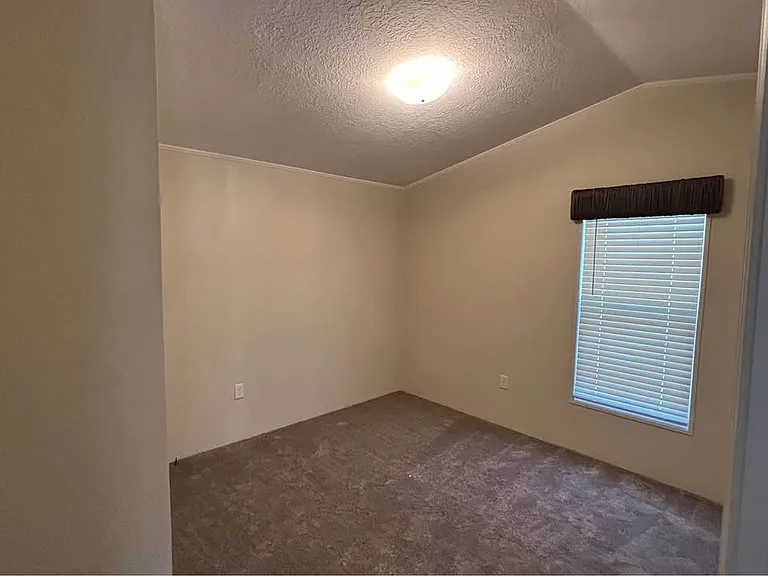 58 Charlsie Dr — Photo 11