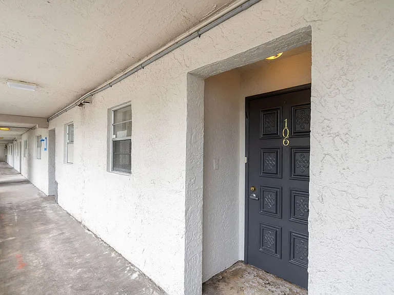 5900 NW 44th St #106 — Photo 3