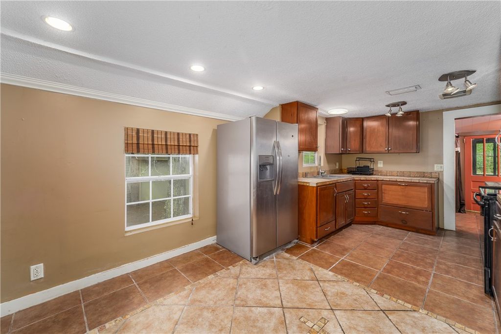 584 Knox Street, Nahunta, GA - View 6