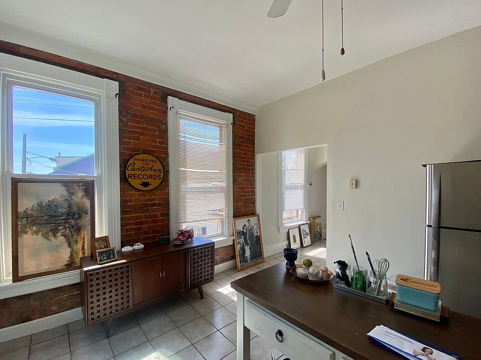 1st image of 2-1008 Lee St #2