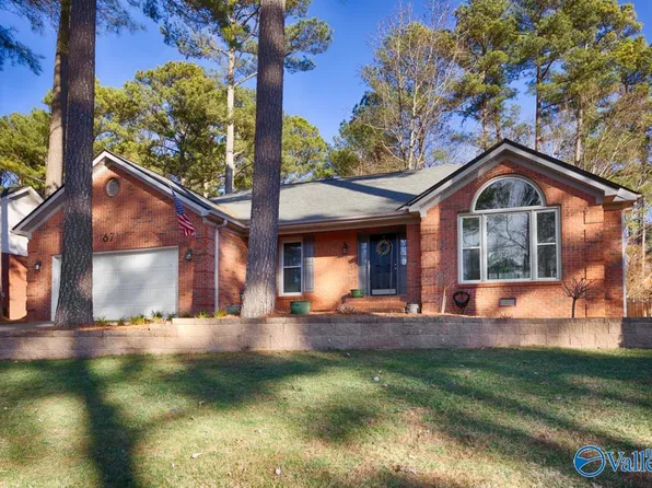 1671 Longleaf Dr NW, Huntsville, AL 35806
