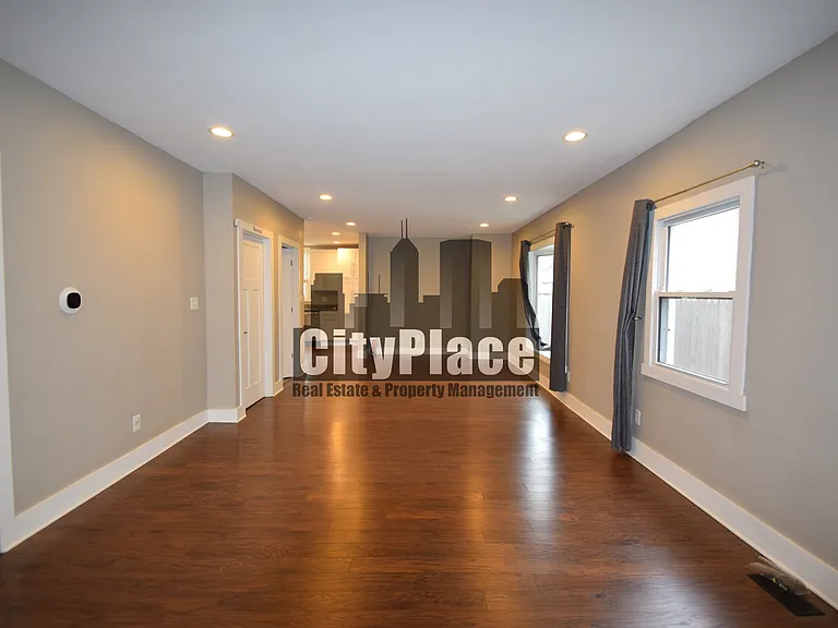 1548 Lexington Ave — Photo 8