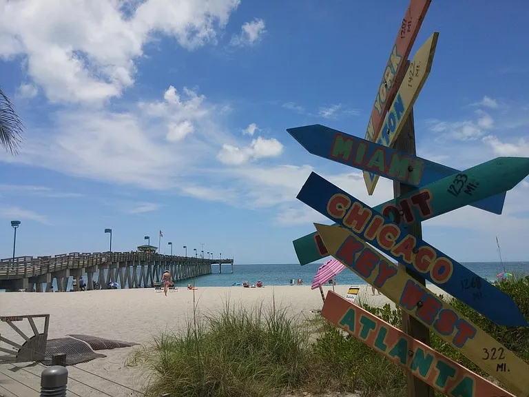 Venice Pier Beach (Gulf of Mexico)