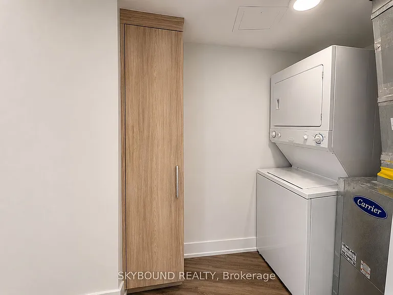 1360 Rathburn Rd E #1705 — Photo 16