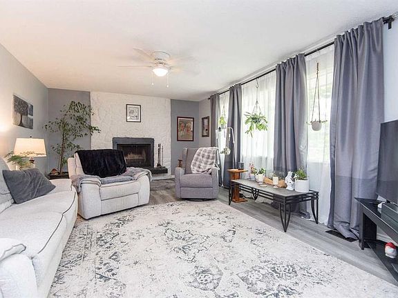 3rd image of 4606 S 51st Ave