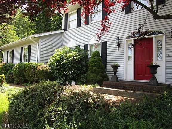 2nd image of 219 Oakridge Ave