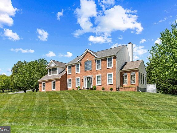 2nd image of 4132 Larson Ln