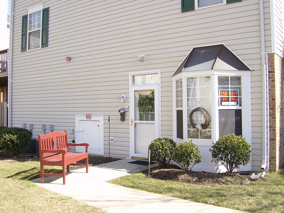 Front Door Entrance - Bay Window in Kitchen