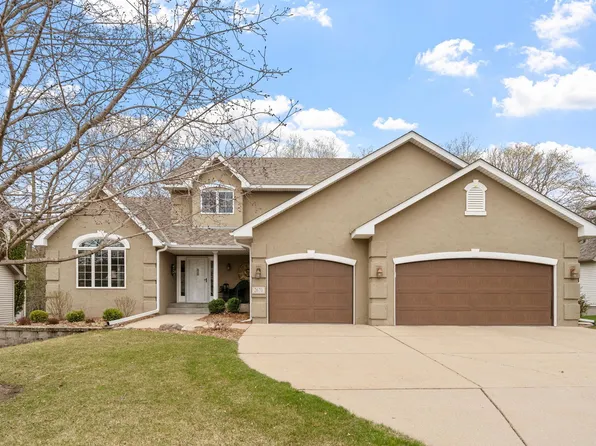 2670 Barclay St N, Maplewood, MN 55109