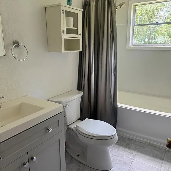 1825 E Pierce St — Photo 10