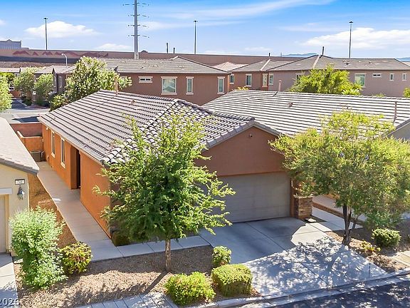 4th image of 743 Crest Valley Pl