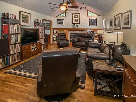 5th image of 1513 NE Tawny Dr