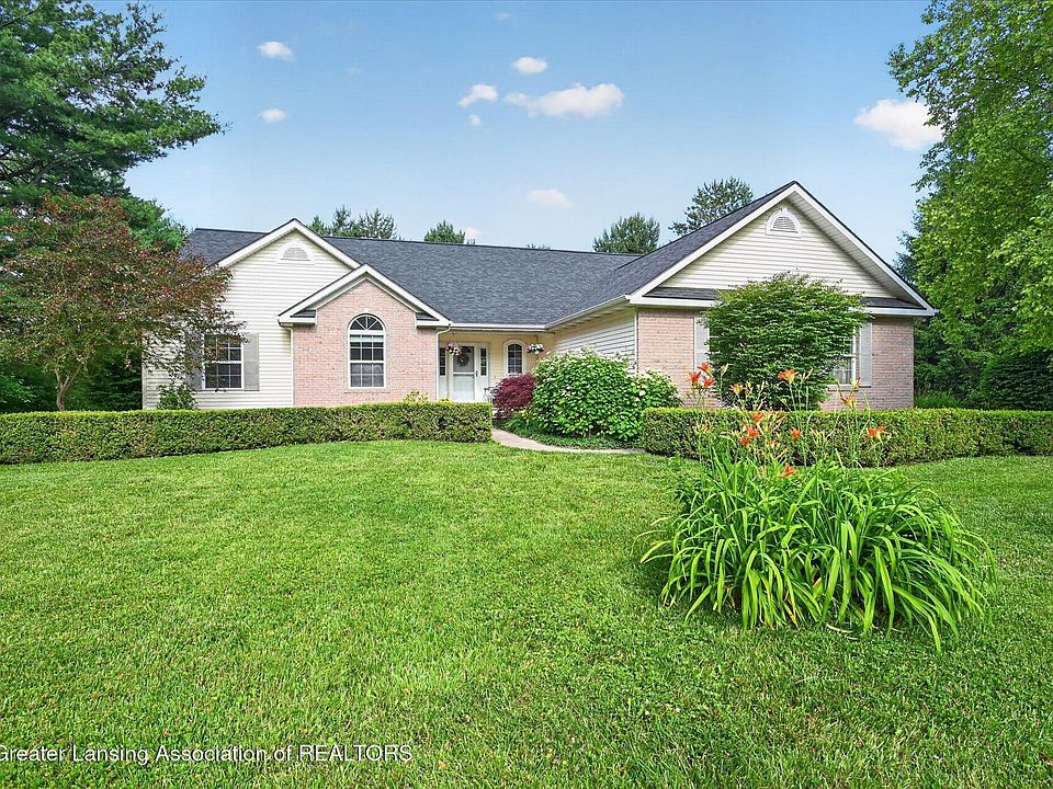 1st image of 1960 Deerwood Cir