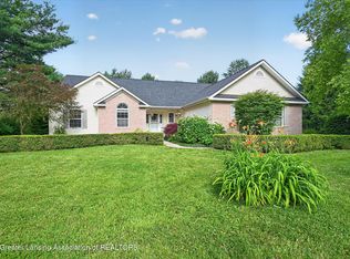 1960 Deerwood Cir, Dewitt, MI 48820