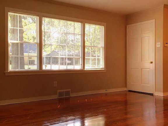 2nd image of 3257 Gaylord Ln