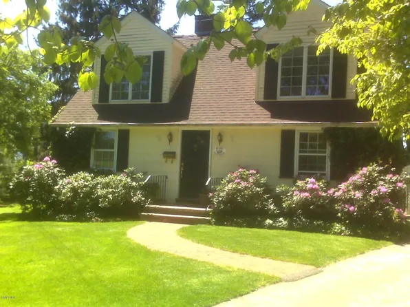 45 Thornhill Rd, Riverside, CT 06878