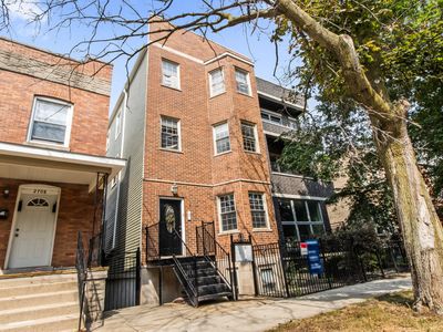 2710 N Artesian Ave, Chicago, IL, 60647