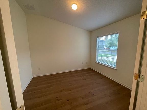 3rd image of 2635 Oak Haven Dr