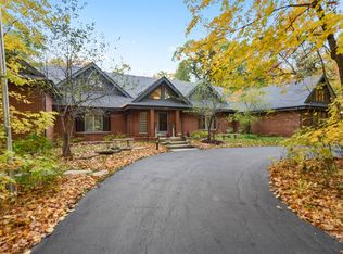 1150 Arbor Ct, Lake Bluff, IL 60044