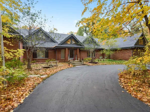 1150 Arbor Ct, Lake Bluff, IL 60044