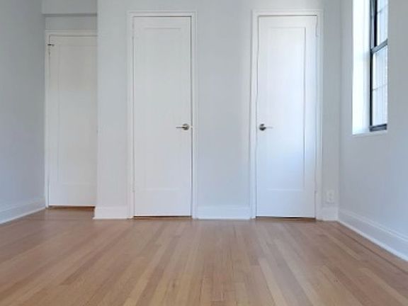 5th image of 212 W 22nd St APT 4J