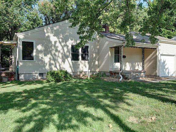 2nd image of 1427 S Pickwick Avenue