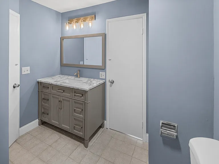 22 Lexington Dr — Photo 24