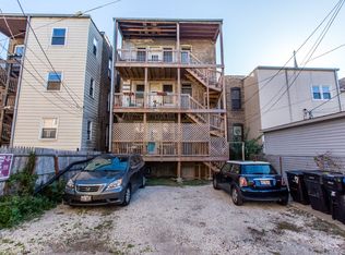 1048 N Oakley Blvd, Chicago, IL 60622
