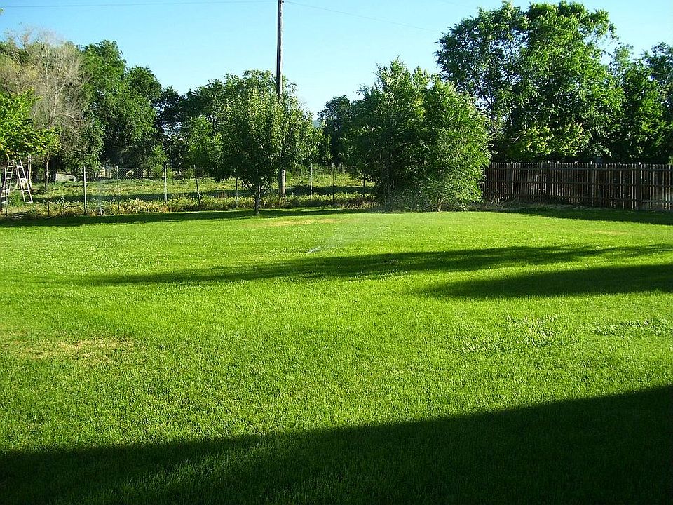 2nd image of 2755 W Golden Meadows Dr