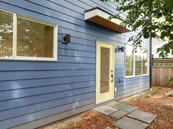 333 NE Longwood Pl, Seattle, WA 98115