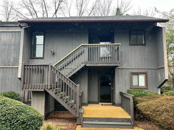 104 Cedar Cove Ln, Winston Salem, NC 27104