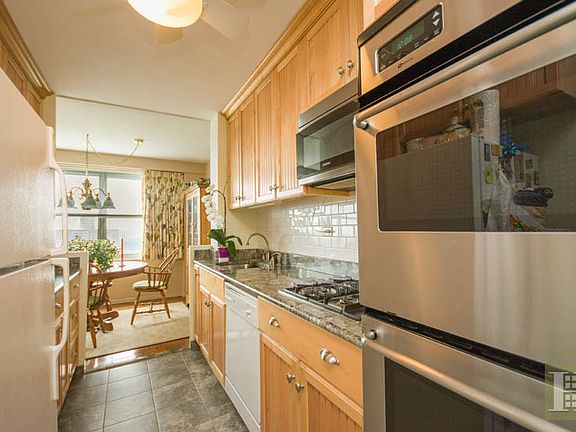 2nd image of 555 Kappock St APT 24B