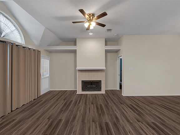 3rd image of 2142 Glen Heights Dr