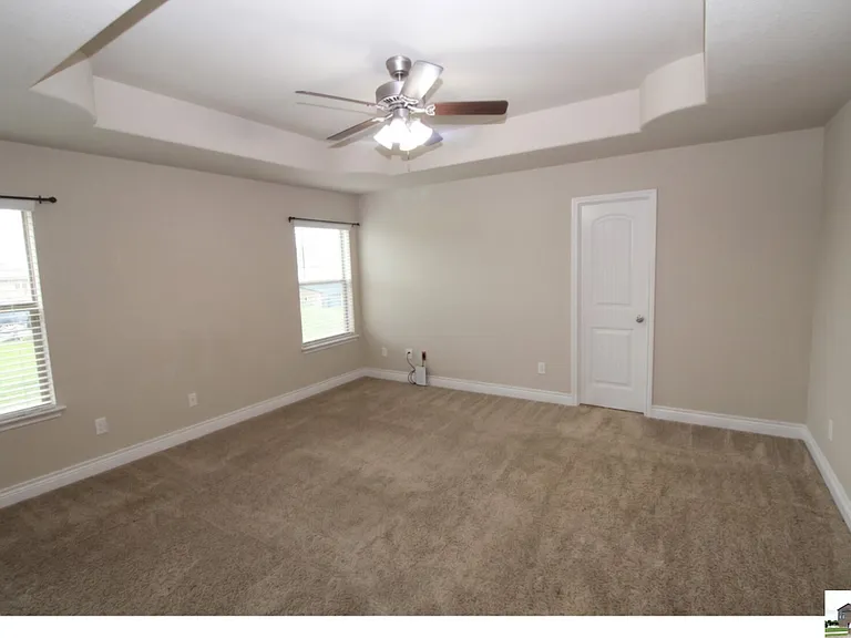 1128 Pheasant Cir — Photo 10