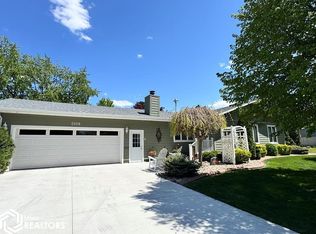 2108 Rodlyn Rd, Webster City, IA 50595