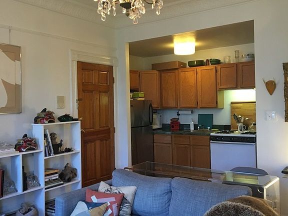 2nd image of 89 Eagle St APT 3L