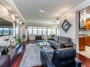 1805 215th St, Bayside, NY 11360