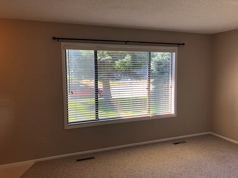 1121 Yellowstone Ave — Photo 4