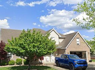 930 Crestwood Dr, Prestonsburg, KY 41653