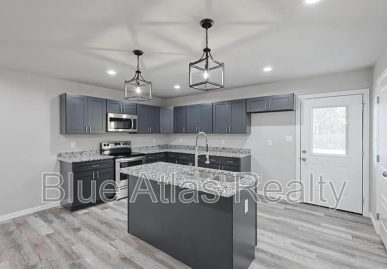 5820 Grayson St — Photo 6