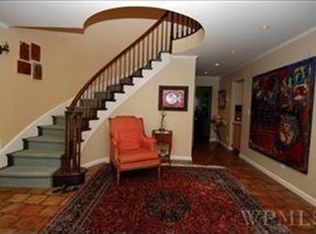 12 Boulder Brook Rd, Scarsdale, NY 10583