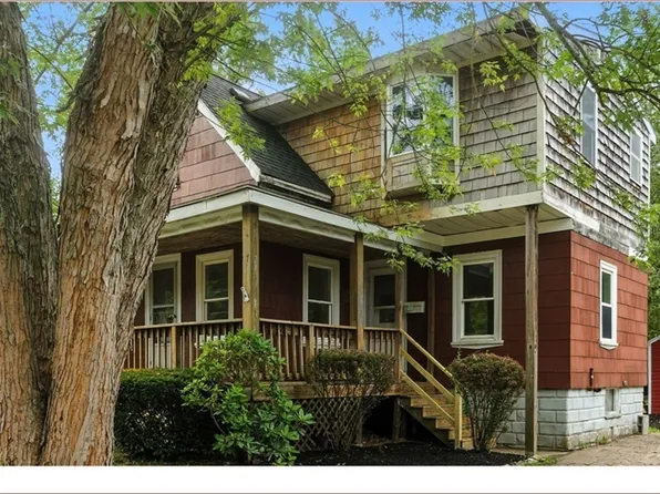 97 Dexter St, Attleboro, MA 02703