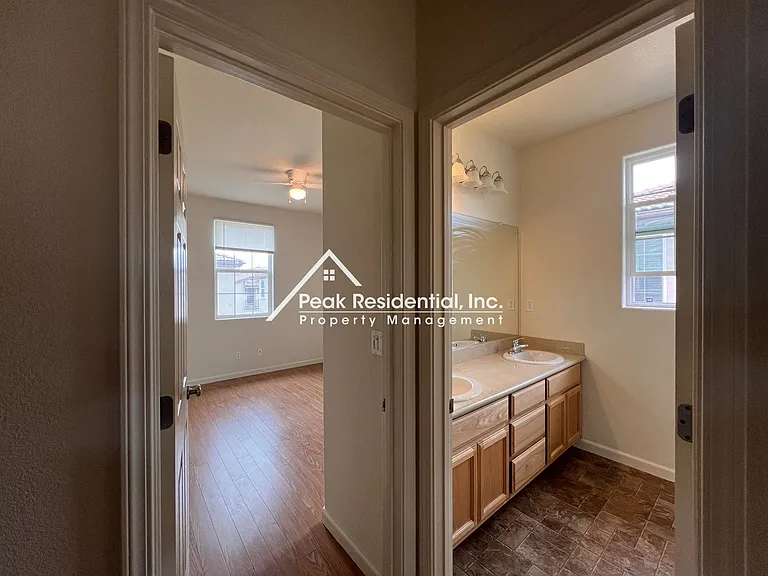 882 Bullion Ln — Photo 17